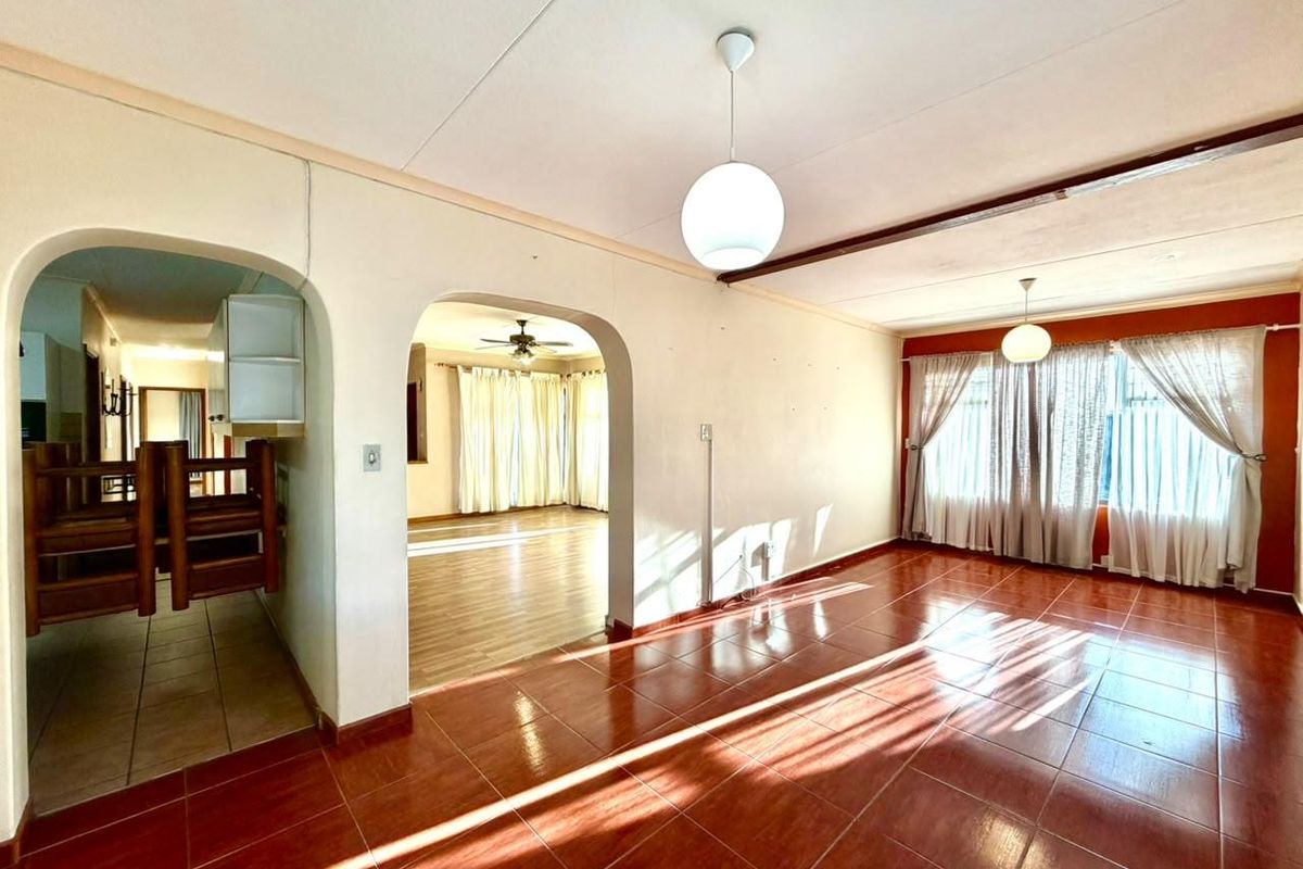 Spacious Family Home on a Large Erf in Meersig - Photo 3