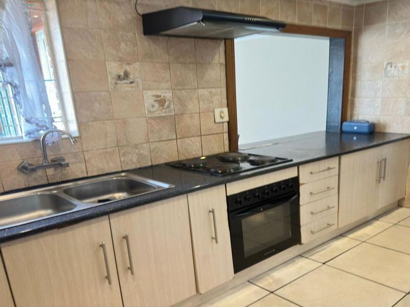3 Bedroom House for sale in Elandspark - Photo 9