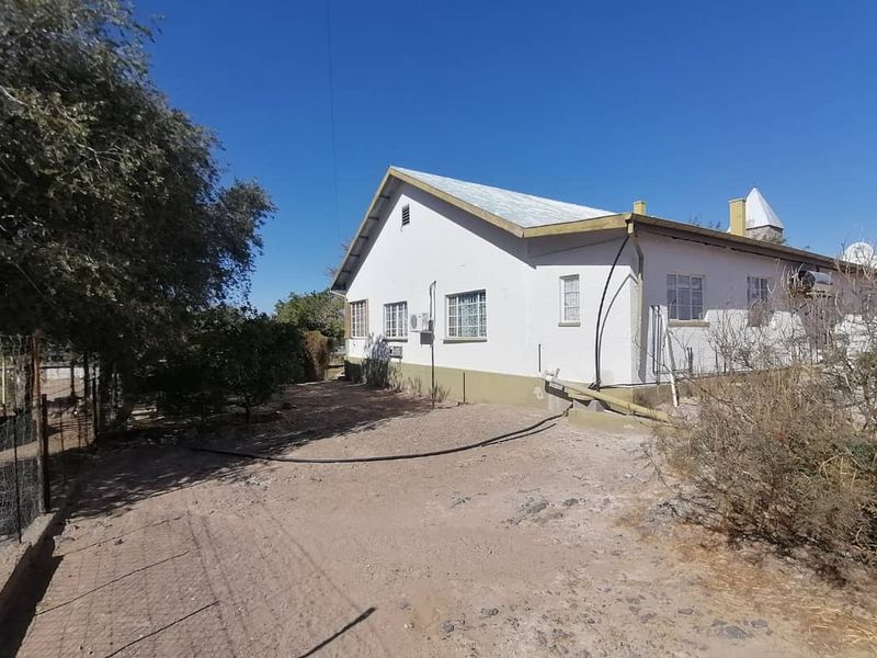 PERFECT FAMILY HOME FOR SALE IN BETHANIE - NAMIBIA - Photo 5