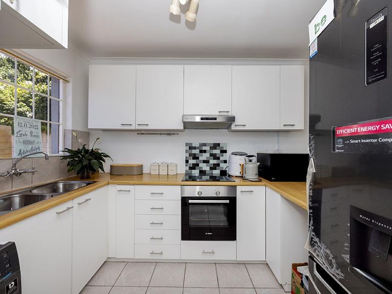 Charming Lock Up And Go Home In A Cul de Sac - Photo 3