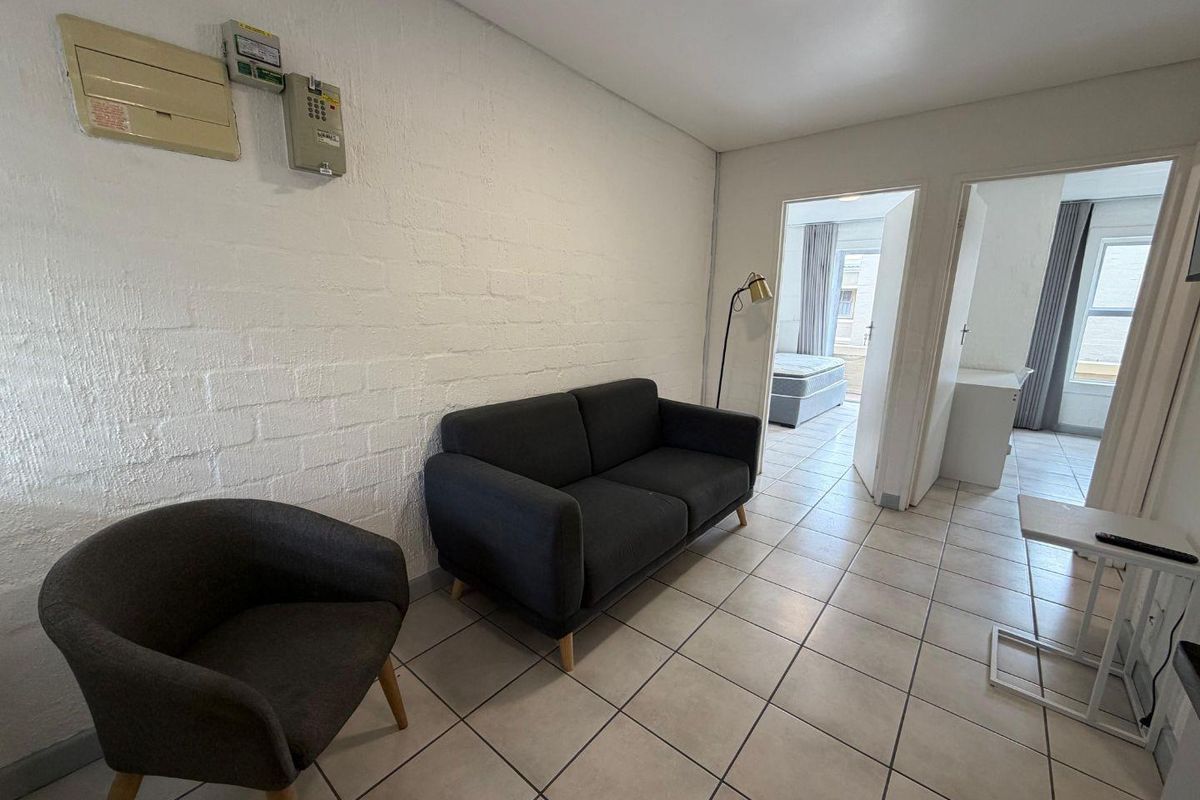 Semi-Furnished Two-Bedroom Rental Close to Stellenbosch University - Photo 2