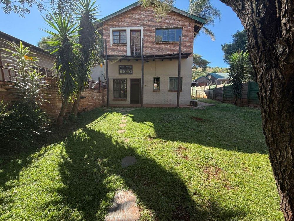 Front view & Communal garden