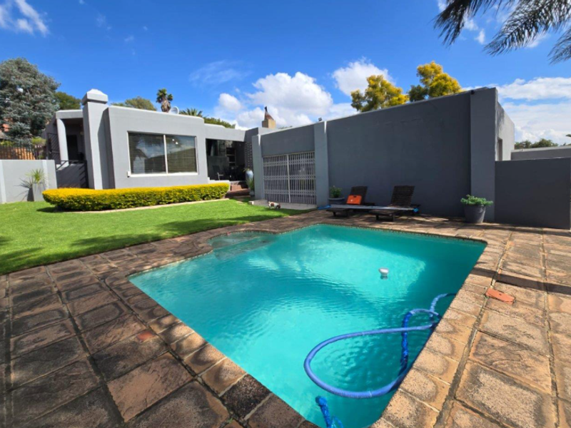 Best Value in Reyno Ridge – Family Home with Flatlet on 1 994m2 Stand - Photo 3