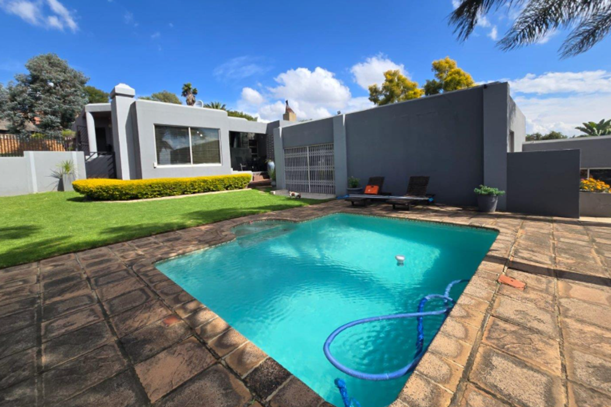 Best Value in Reyno Ridge – Family Home with Flatlet on 1 994m2 Stand - Photo 3
