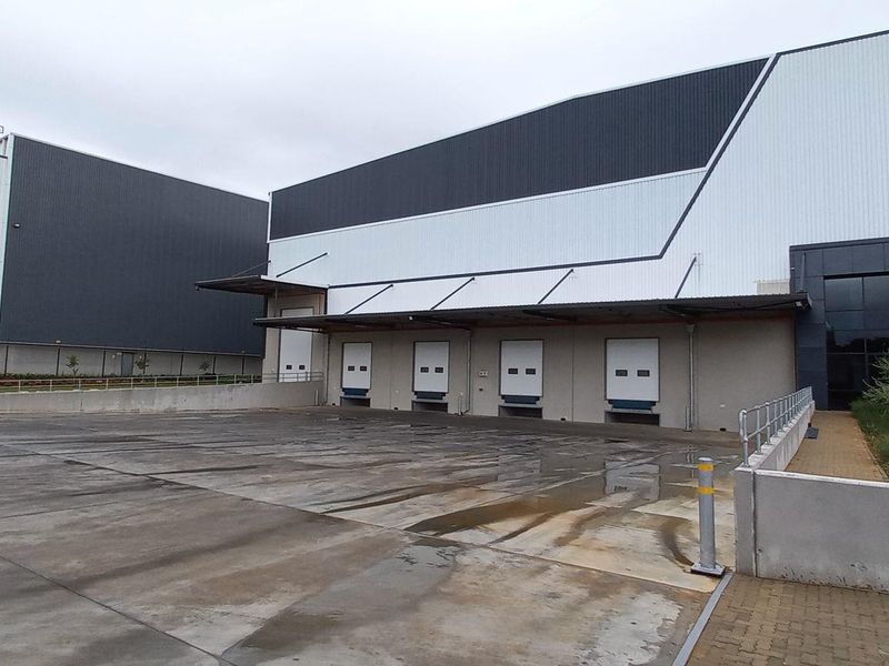 5 393m2 Meadowview Warehouse To Let - Photo 2