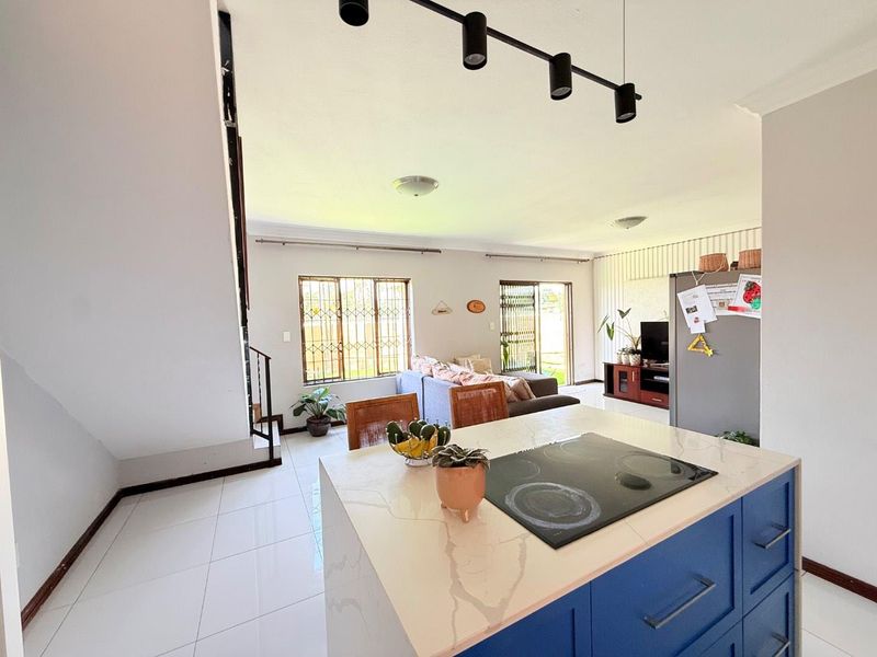 Discover Elegance: Your Dream Home Awaits! - Photo 6