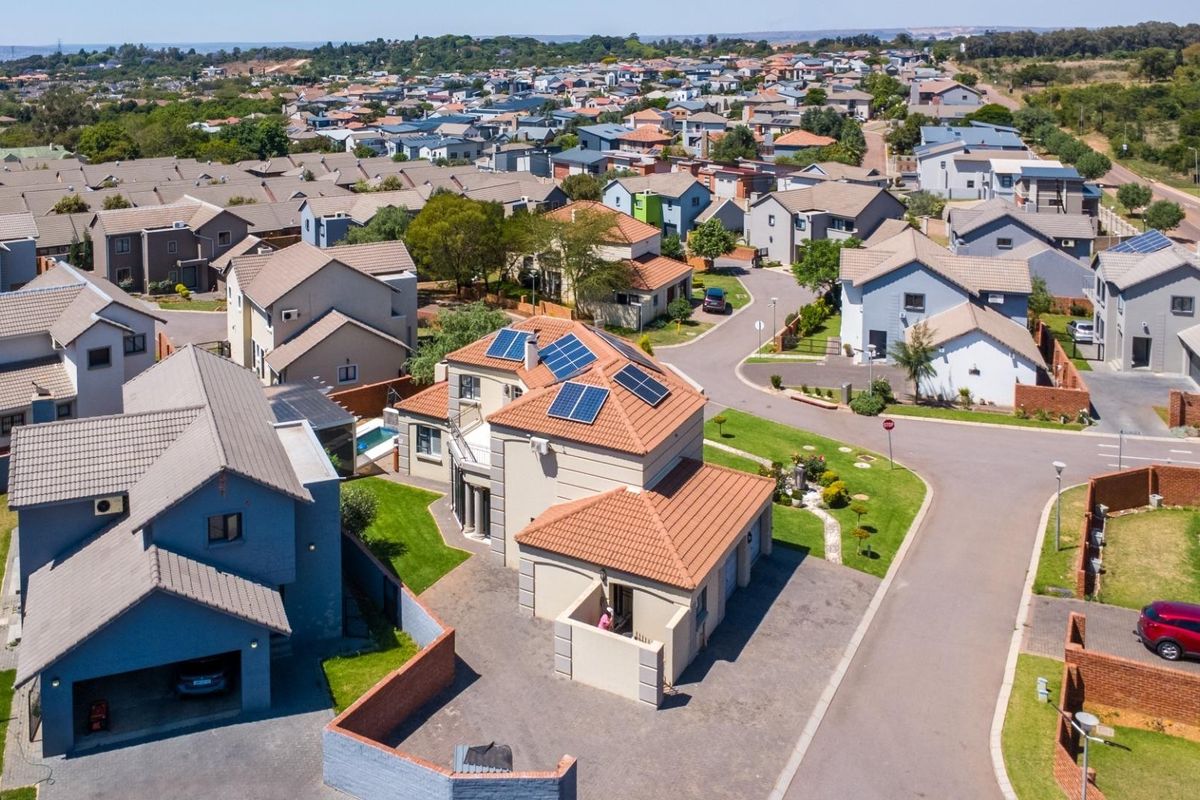 4 Bedroom For Sale , - Photo 4