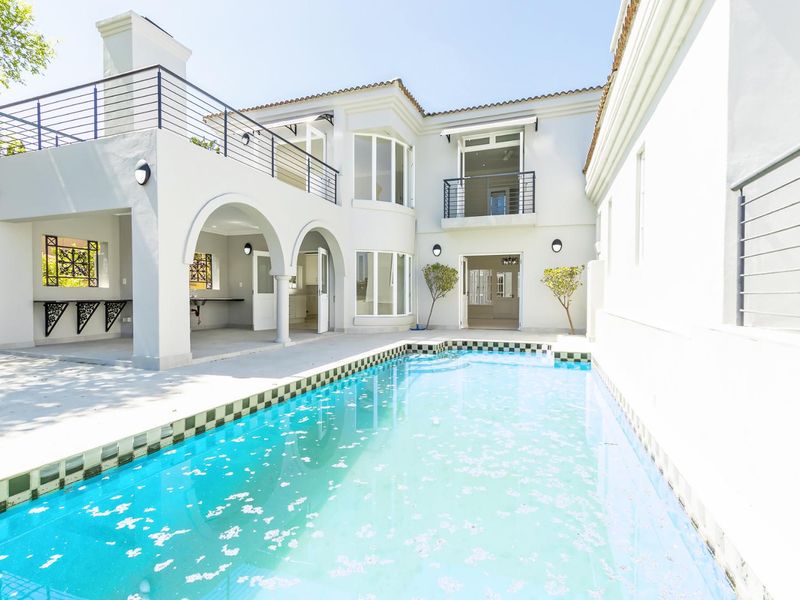 HOME WITH A DIFFERENCE - Photo 2