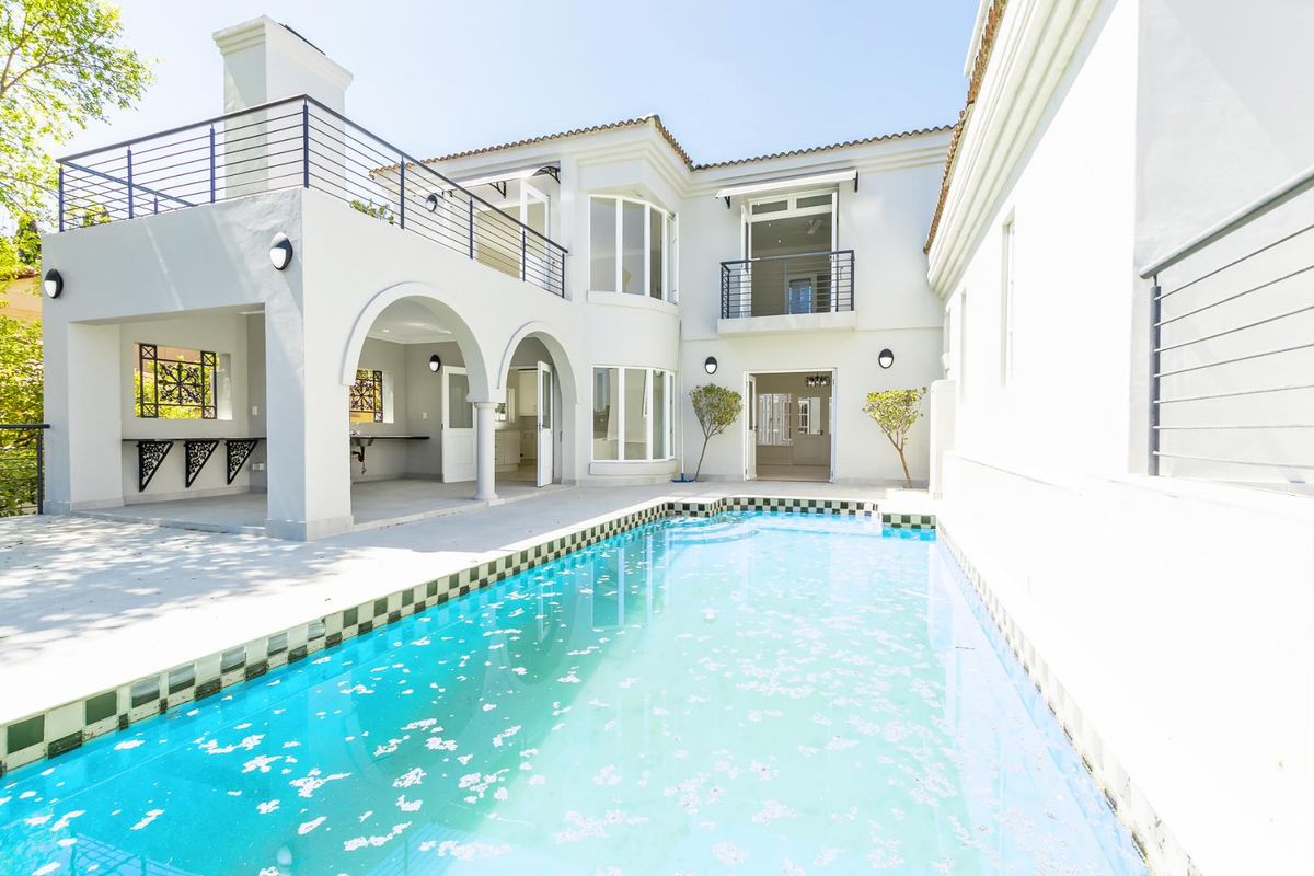 HOME WITH A DIFFERENCE - Photo 2