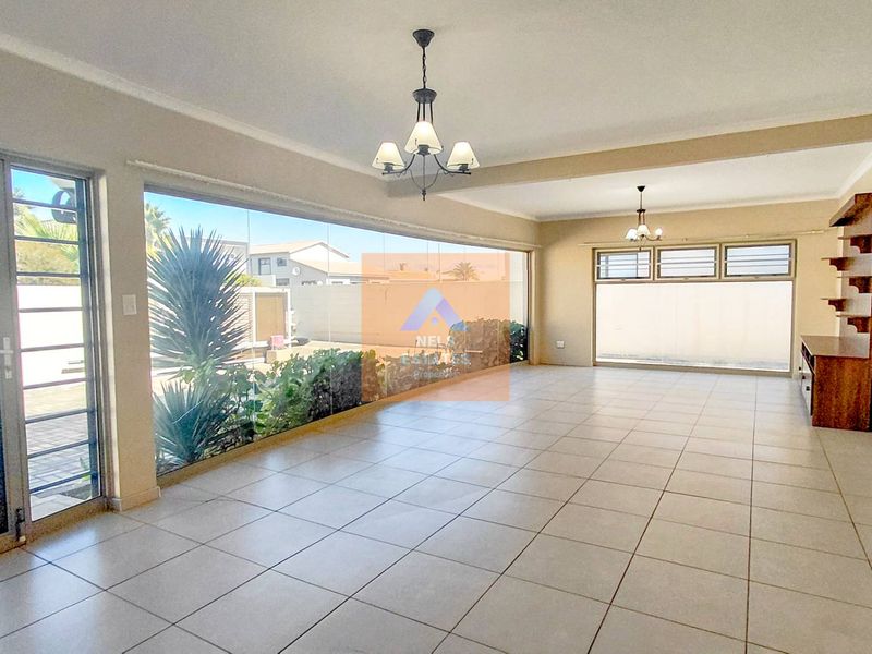 Family Home To Rent in Ocean View, Swakopmund - Photo 2