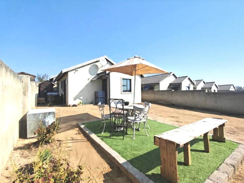 3 Bedroom House for Sale in Tirong Estate - Photo 2
