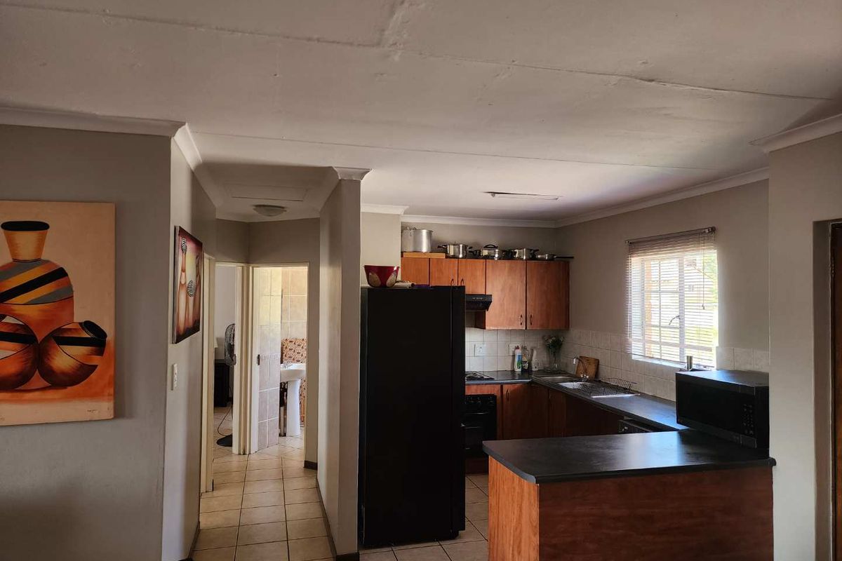 Two Bedroom Apartment In Sought After Complex - Photo 5