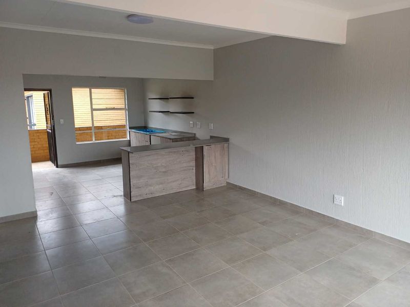 Newly Renovated 2-Bedroom, 1-Bathroom Unit - Photo 3