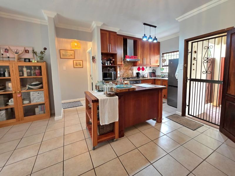 Ground-Floor 2 Bedroom Apartment With Private Garden | Aintree Lane, Assagay - Photo 10