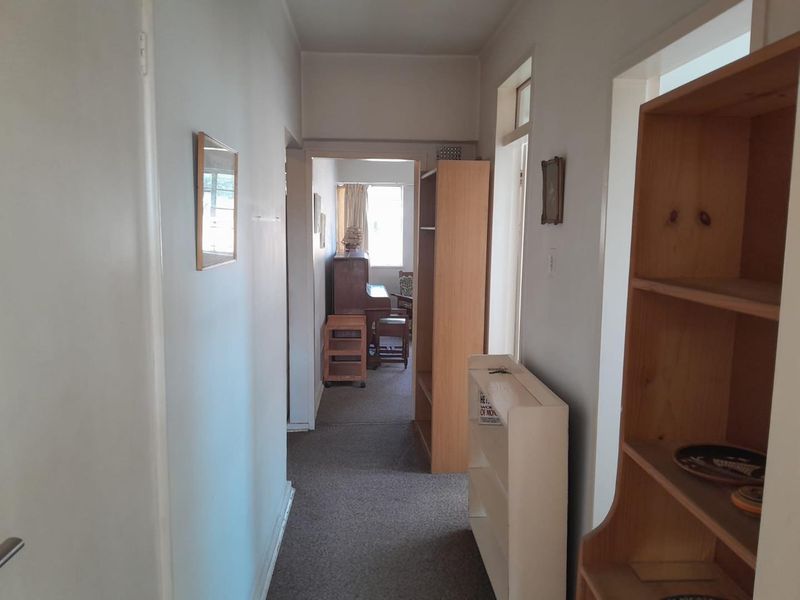 Spacious 105sqm Waverley Apartment in a Secure Boomed Area - Photo 5