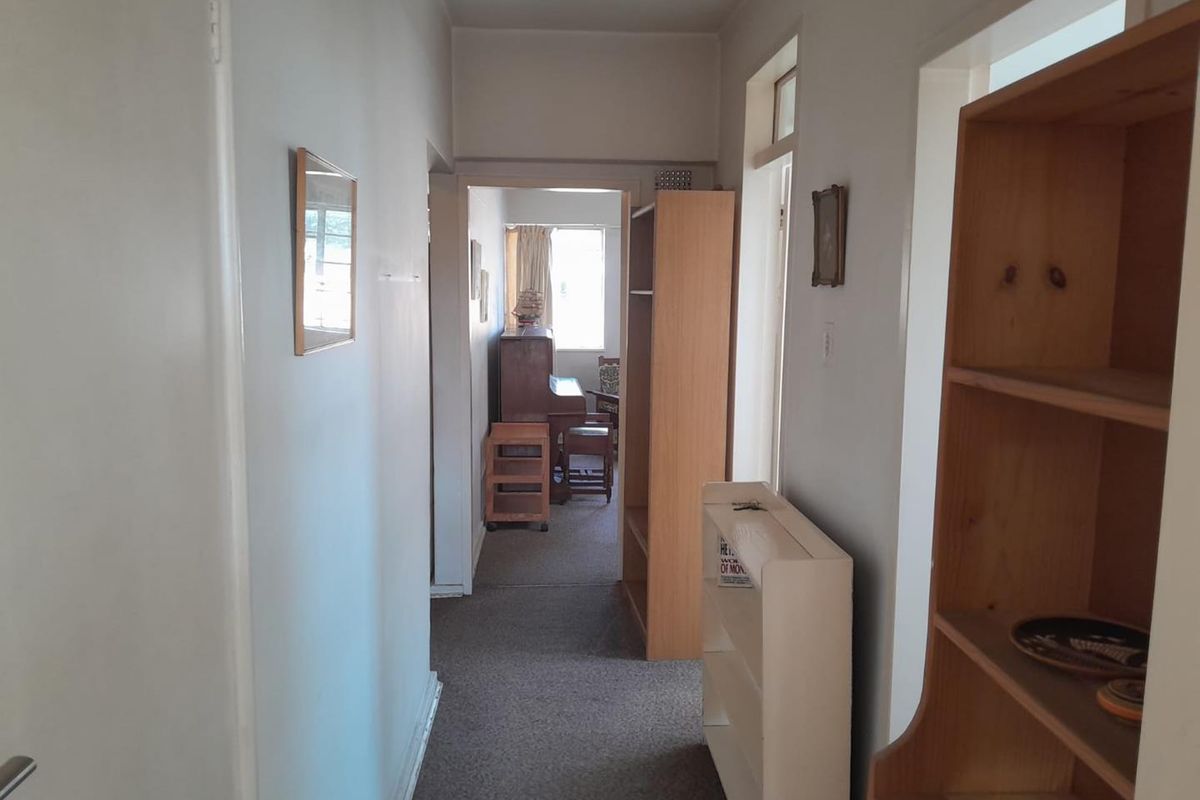 Spacious 105sqm Waverley Apartment in a Secure Boomed Area - Photo 5