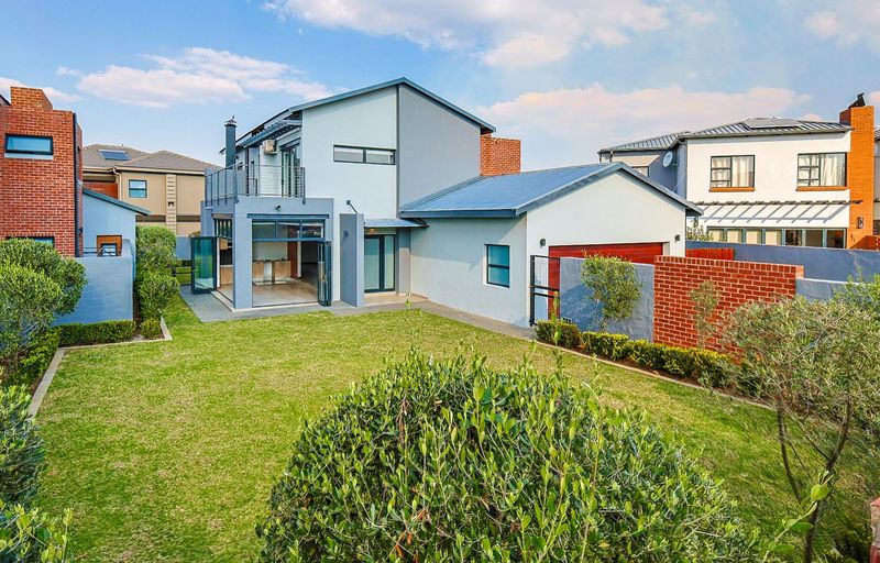 Luxury Living in the Heart of Six Fountains Estate