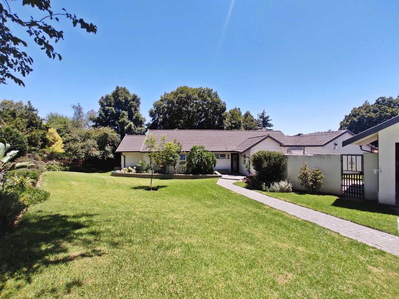 4-Bedroom Family Home in Malanshof - Photo 2