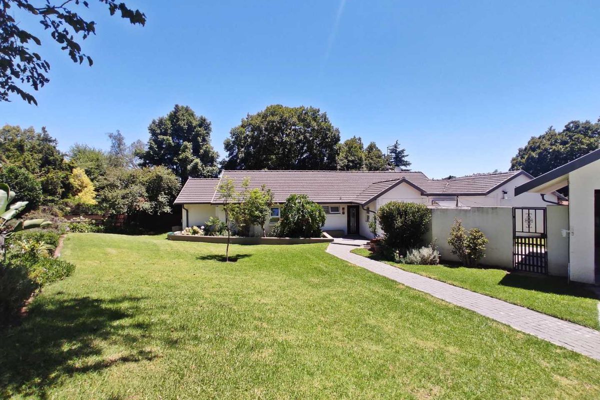 4-Bedroom Family Home in Malanshof - Photo 2