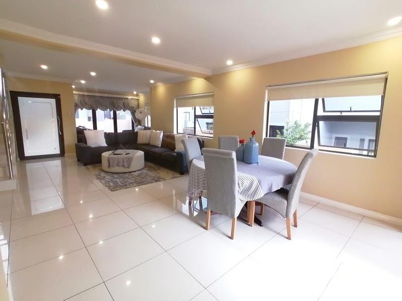 Stylish 4 bedroom family home in secure estate in Pinehaven - Photo 4