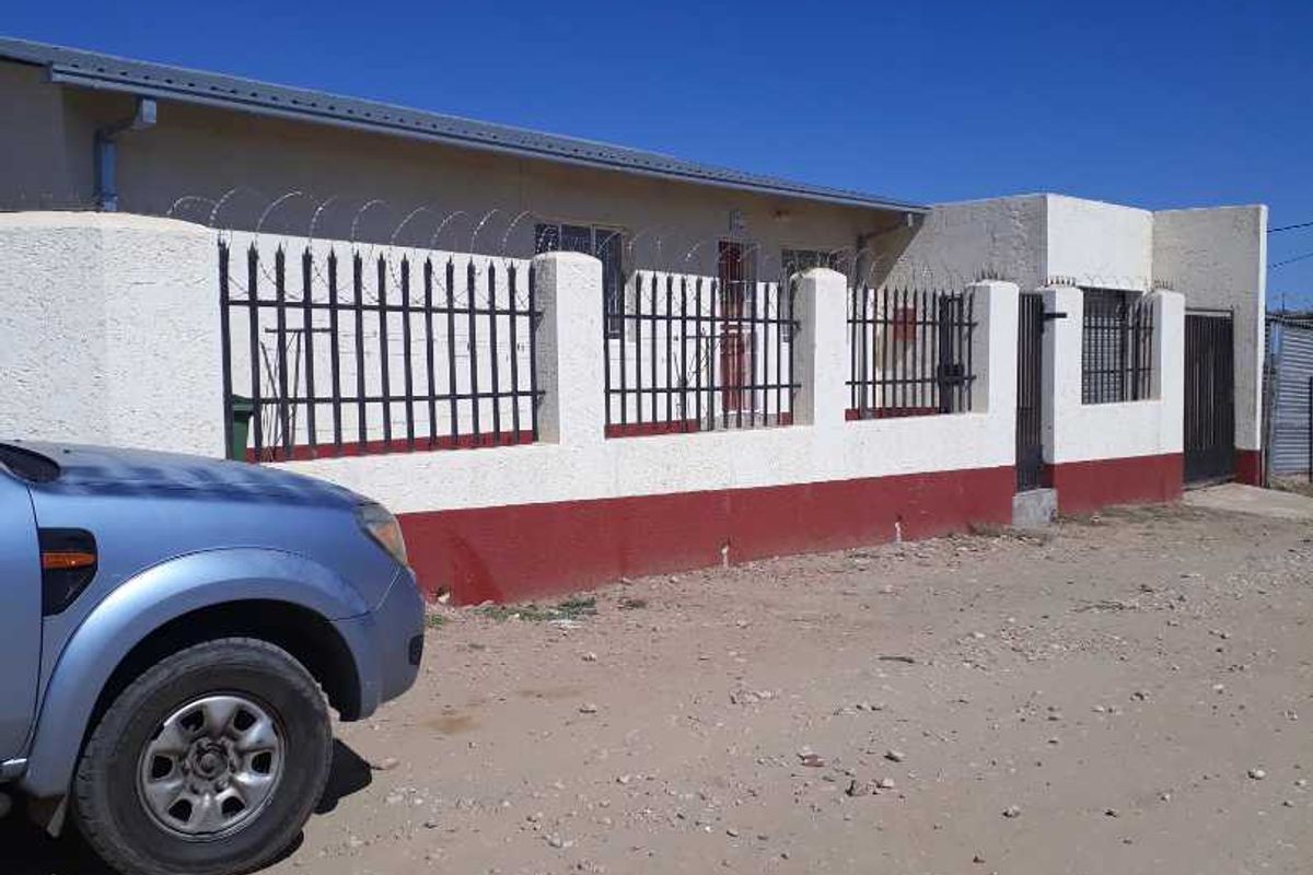 A 3 bedroom house for sale in Otjomuise - Photo 2