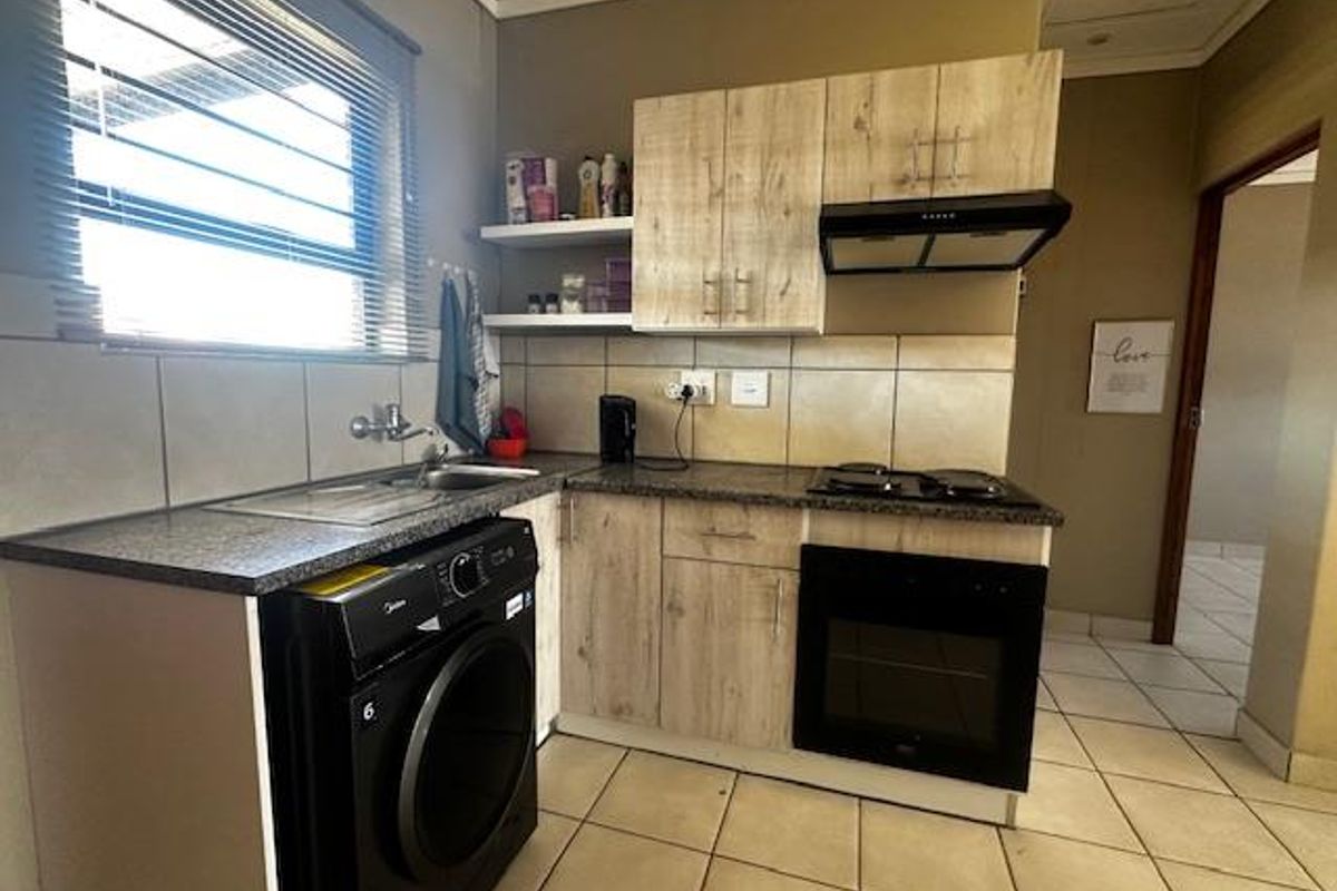 Your Next Chapter Starts Here – A Move-In Ready Gem in Hillside View! - Photo 2