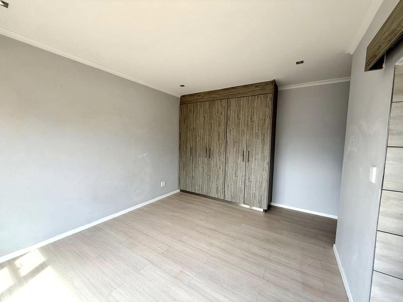 4 Bedroom House For Sale in Finkenstein Village - Photo 10