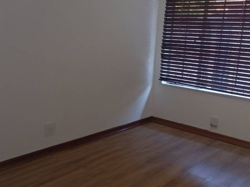 2 bedroom townhouse in sought after complex - Photo 8
