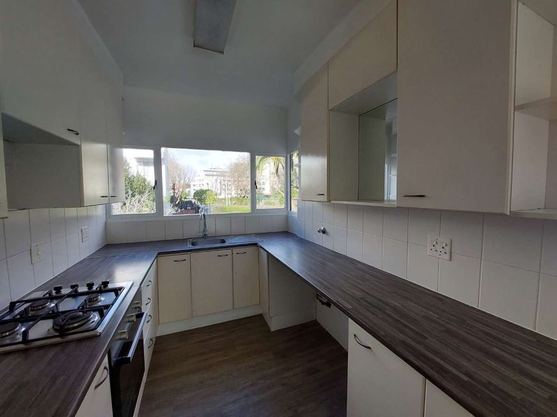 Spacious 3-Bedroom Apartment To Rent - Photo 9