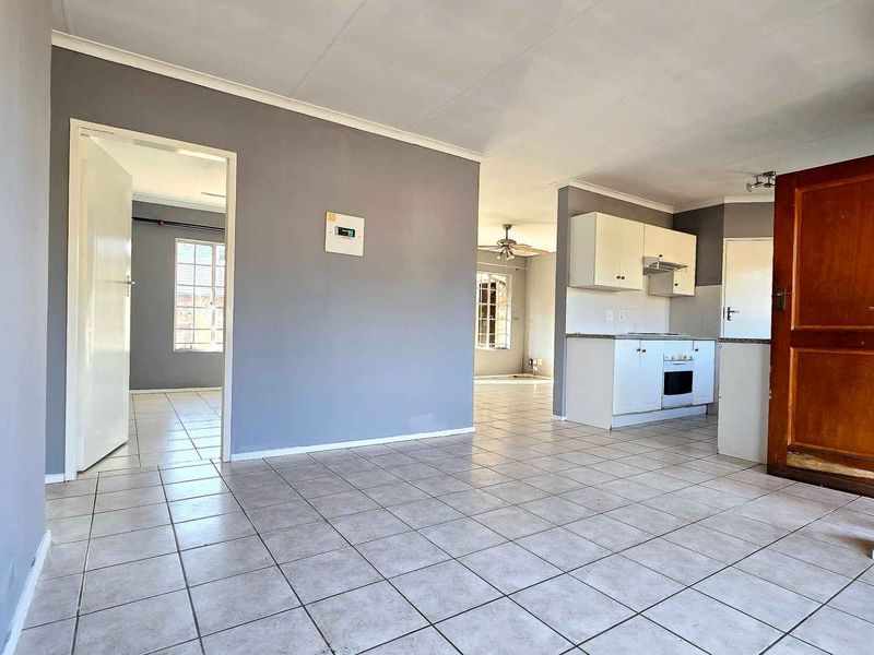 2 BEDROOM TONWHOUSE TO LET IN THE HART OF DOORNPOORT - Photo 8