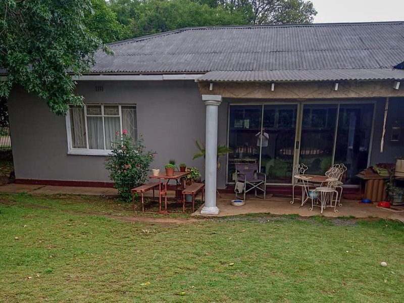 Exceptional 5-Bedroom Home for Sale - Prime Corner Stand in Villiers - Photo 4
