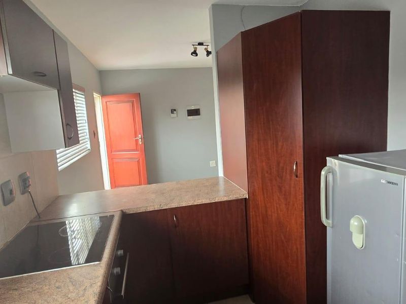 2 Bedroom Townhouse in Glen Marais - Photo 7