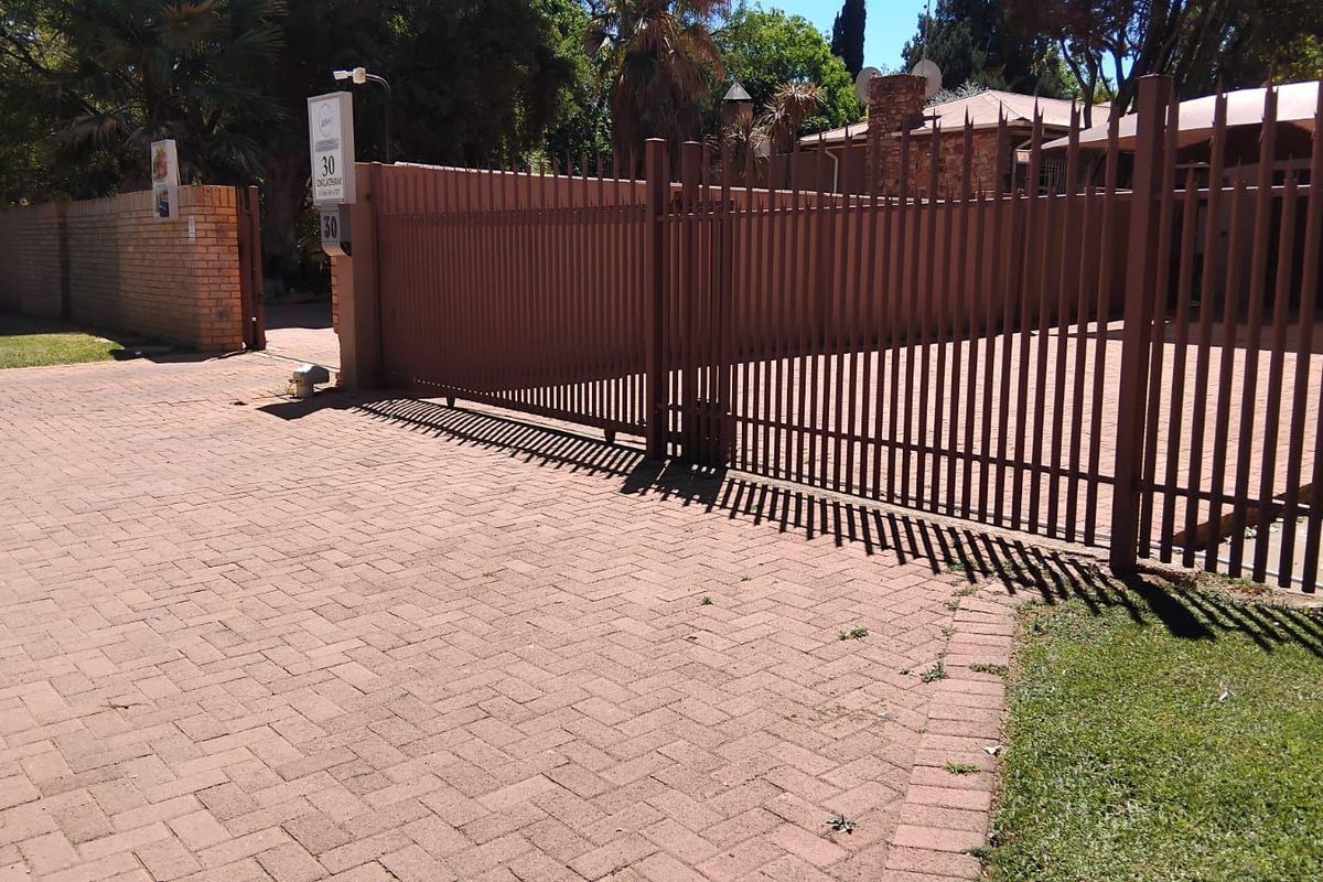 HOME AND GUEST HOUSE - Photo 5