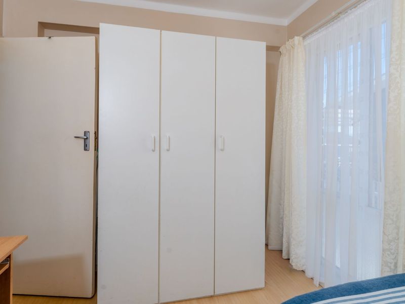 Apartment in Simons Town - Photo 9