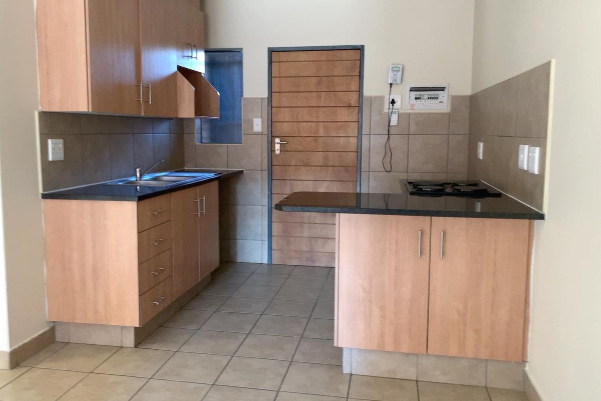 Modern 2-Bedroom Apartment for Sale in Route 82 Security Village – Alveda, Johannesburg South - Photo 3