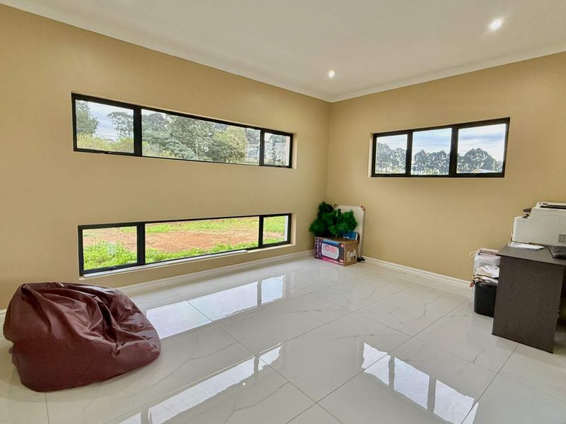 Luxury Family Home in Sakabula Estate - Photo 4