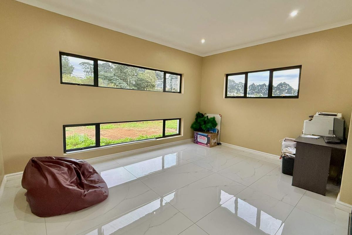 Luxury Family Home in Sakabula Estate - Photo 4