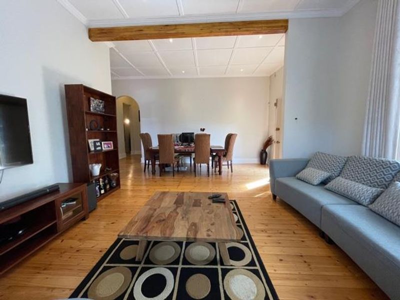 Lovely Spacious Pet Friendly Apartment - Photo 9