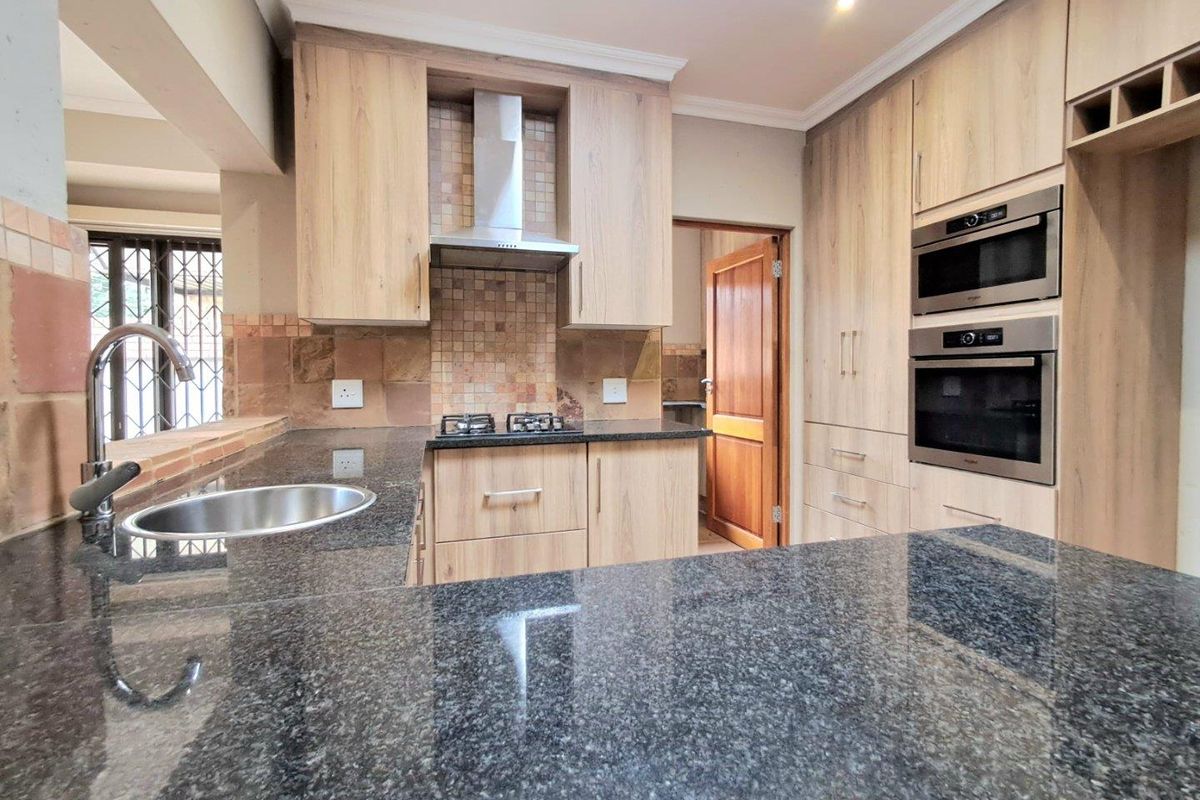 3 Bedroom Cluster for Sale in Brackenhurst - Photo 5