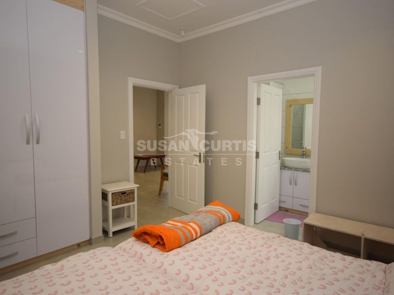 One bedroom flat very neat - Photo 9