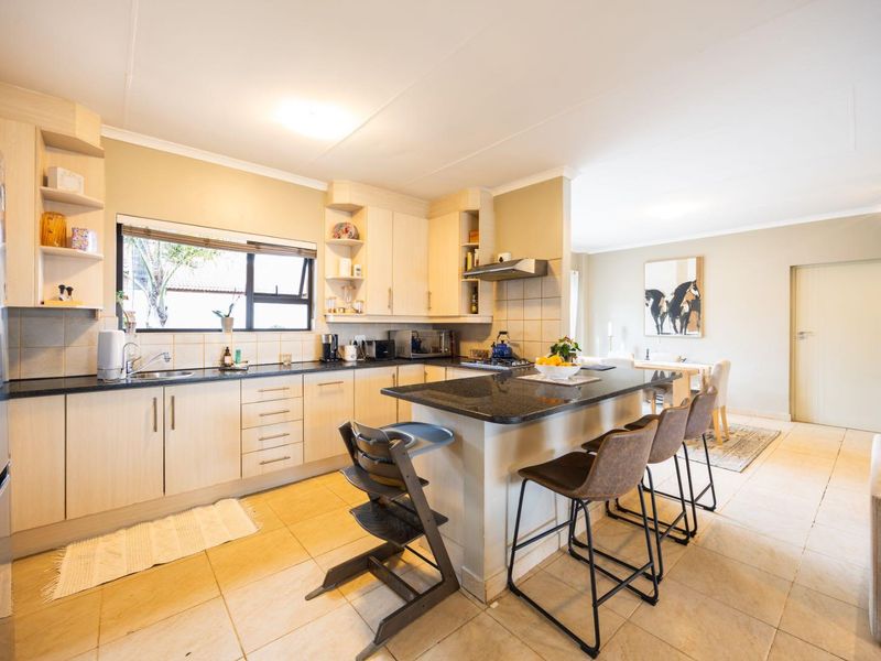 1. Charming 3-Bed Family Home with Pool in Pretoria East   2. Spacious Meadows Estate Home with Built-In Bar & Boma   3. Entertainers’ Dream: Patio, Pool & Outd - Photo 9