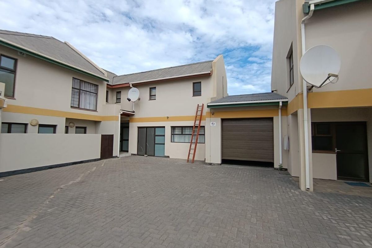 🏡Prime Townhouse with Business Rights | Swakopmund Town Centre 🏡 - Photo 4