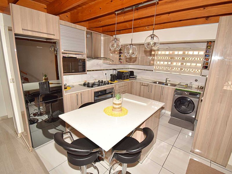 Modern and Secure - Photo 6