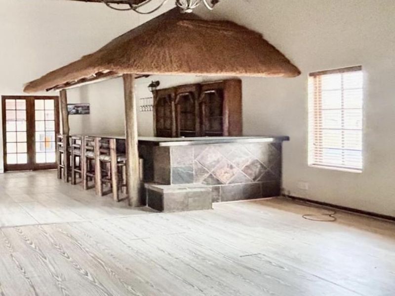 Prime location. Pure impact. - Photo 3