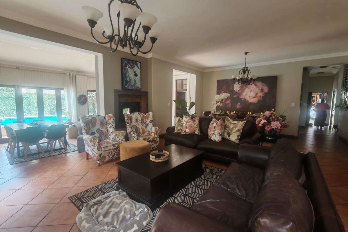 EXCLUSIVE MANDATE - AVAILABLE 1ST MAY 2026-  LOVELY SPACIOUS FAMILY HOME IN SECURITY - Photo 4