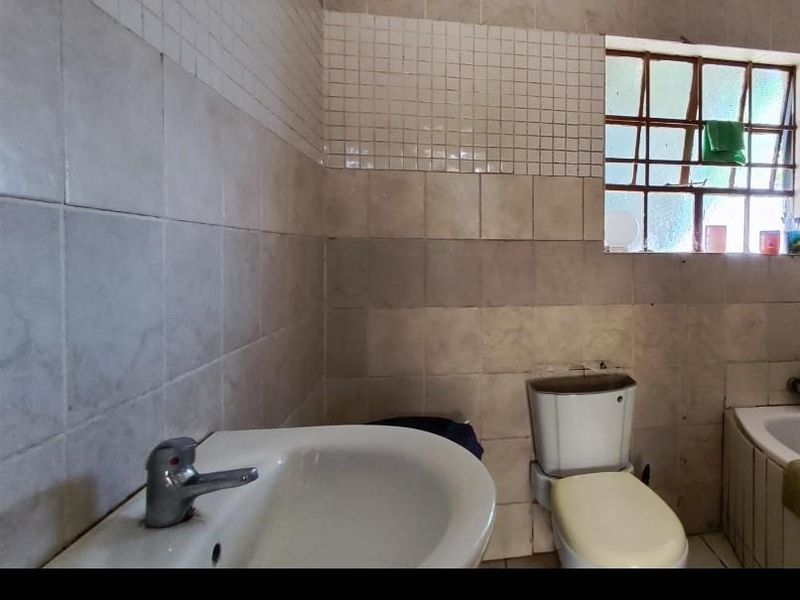 Investment property - Photo 6