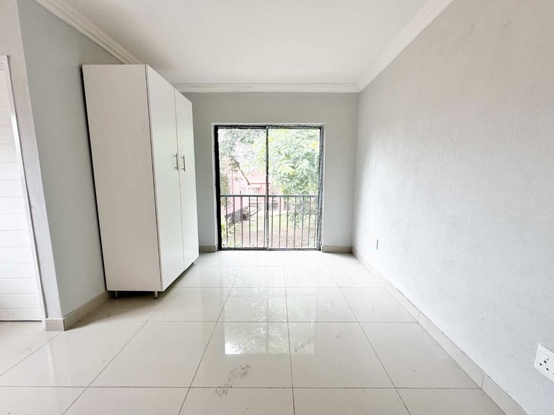 Modern Studio Apartment - Photo 4