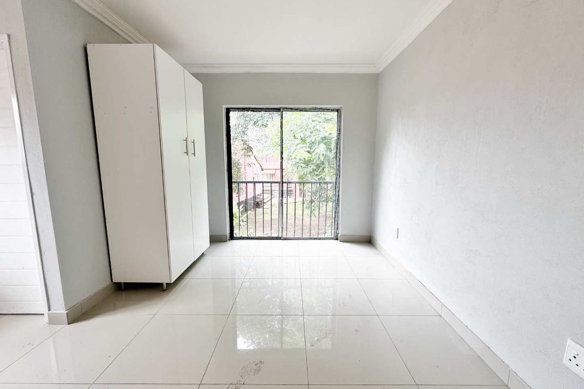 Modern Studio Apartment - Photo 4