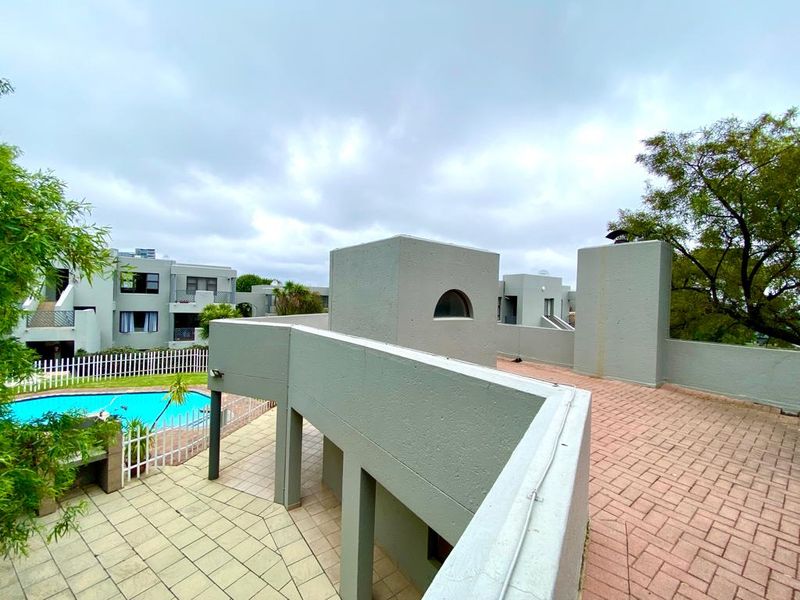 MODERN ONE BED APARTMENT IN MORNINGSIDE - Photo 2