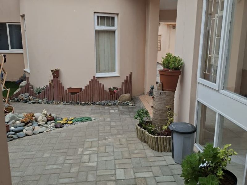 Charming 1-bedroom retirement unit for sale - Photo 8